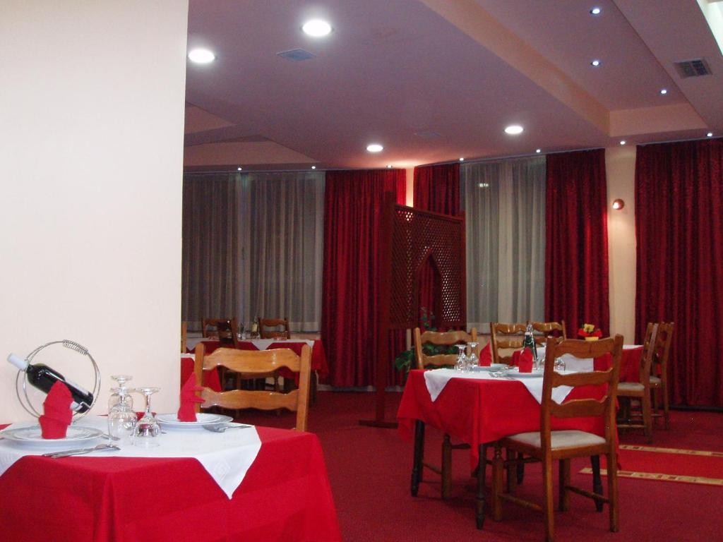 Hotel Jezero Сараево Экстерьер фото